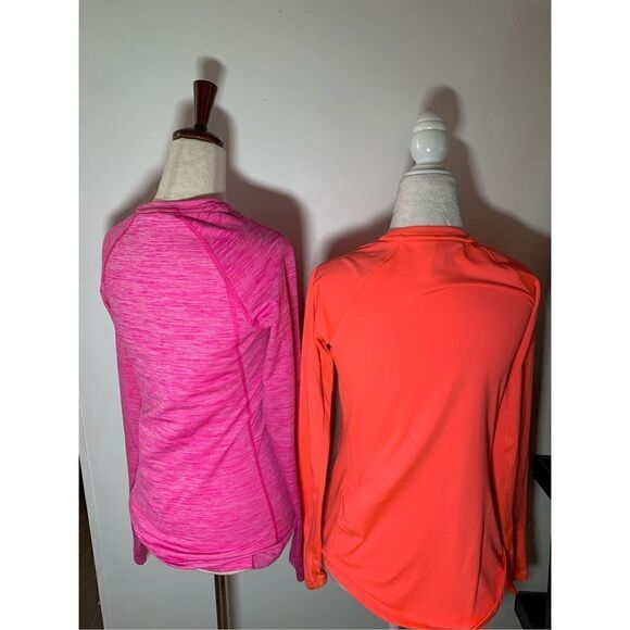 Under armor long sleeve shirt size small - Picture 2 of 5